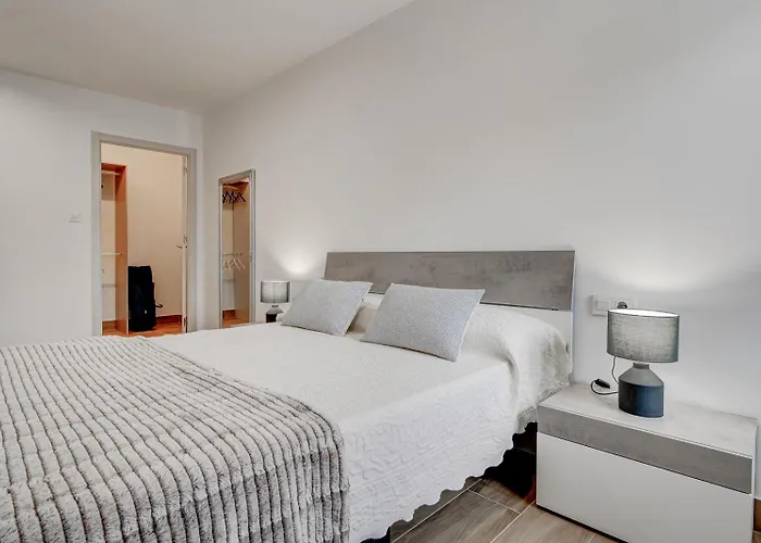 Apartment Larra By Sanse Holidays